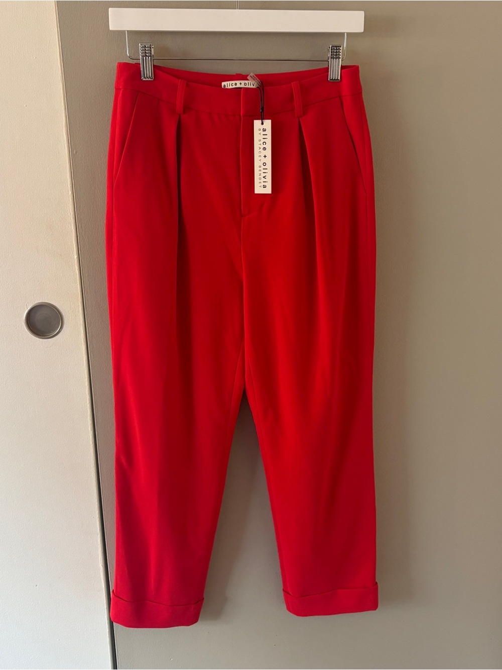 NWT Alice + Olivia Ardell High Waist Cropped Cuffed Pleated Pants Red Size 4